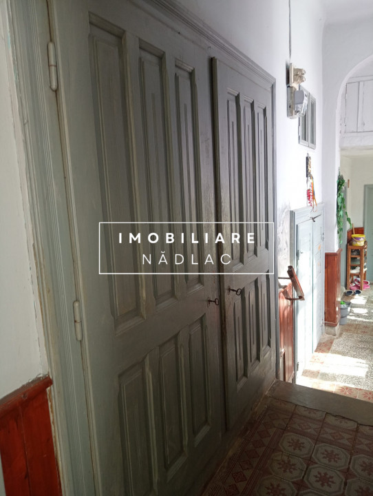  CASA BOIEREASCA pe colt  in Nadlac, Independentei colt cu M. Eminescu