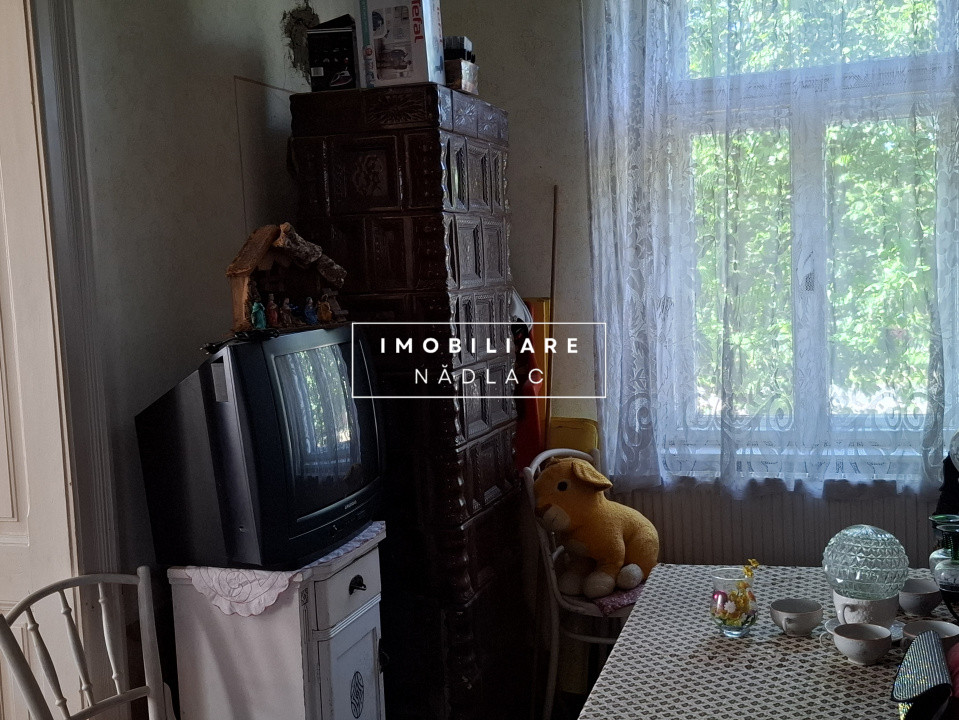  CASA BOIEREASCA pe colt  in Nadlac, Independentei colt cu M. Eminescu