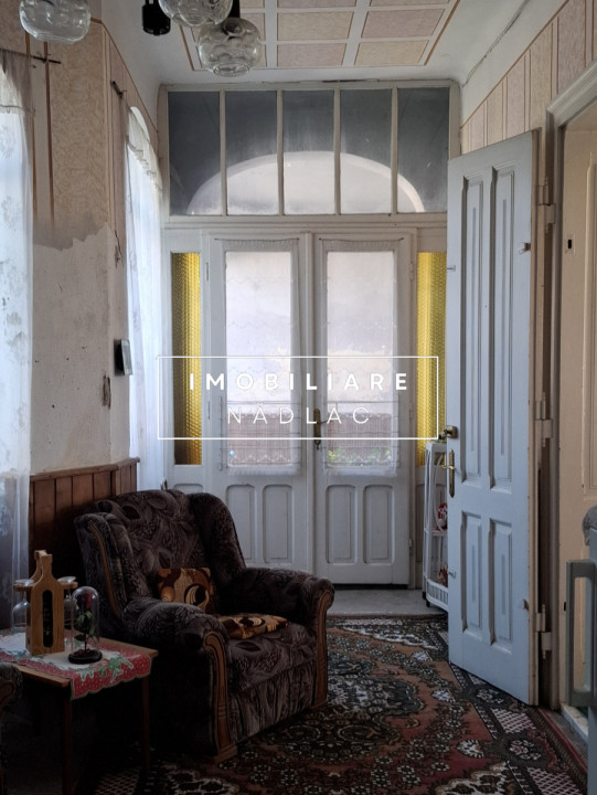  CASA BOIEREASCA pe colt  in Nadlac, Independentei colt cu M. Eminescu