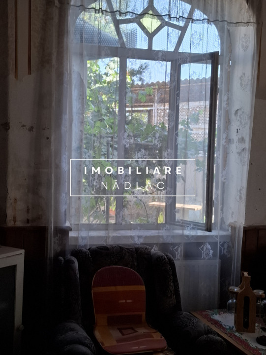  CASA BOIEREASCA pe colt  in Nadlac, Independentei colt cu M. Eminescu