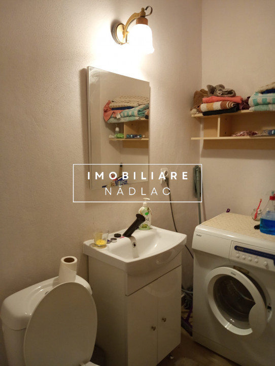 Apartament 4 camere etaj 4/4 renovat, cu garaj in Nadlac