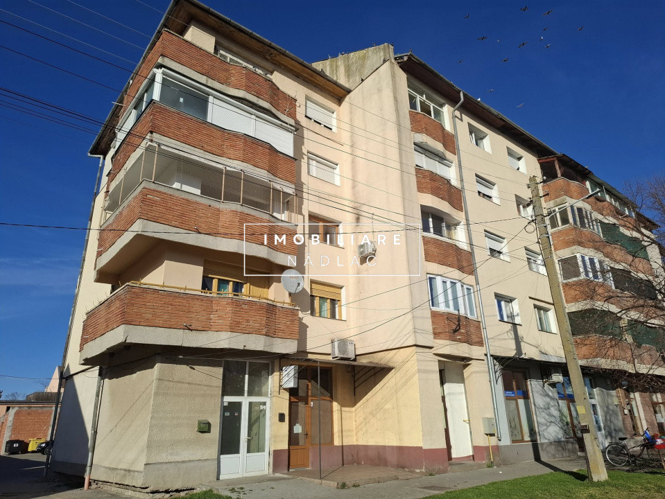 Apartament 4 camere decomandate etaj 3 bloc Digi Nadlac