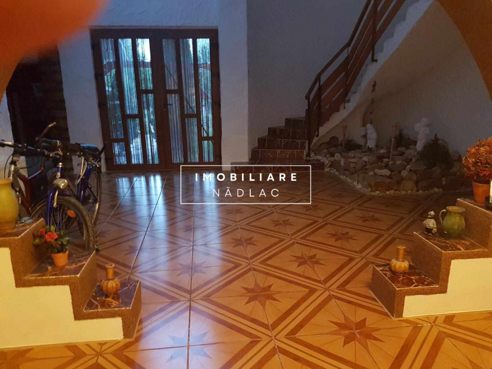 ViLA de LUX  cu un DESIGN deosebit in centrul orasului Nadlac