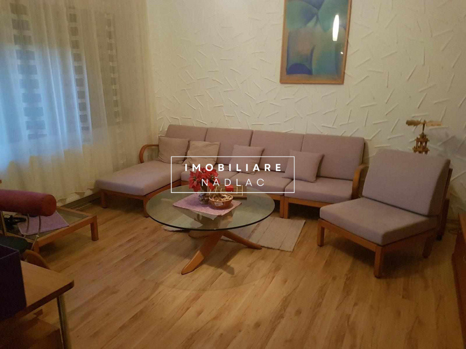 ViLA de LUX  cu un DESIGN deosebit in centrul orasului Nadlac