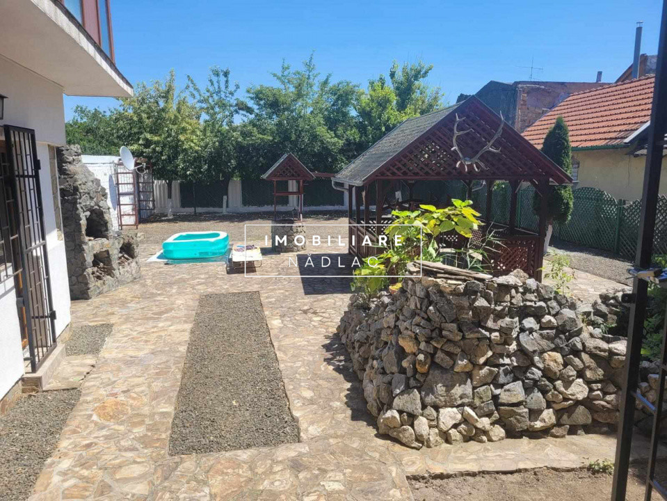 ViLA de LUX  cu un DESIGN deosebit in centrul orasului Nadlac