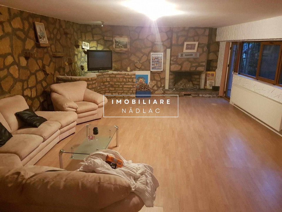 ViLA de LUX  cu un DESIGN deosebit in centrul orasului Nadlac