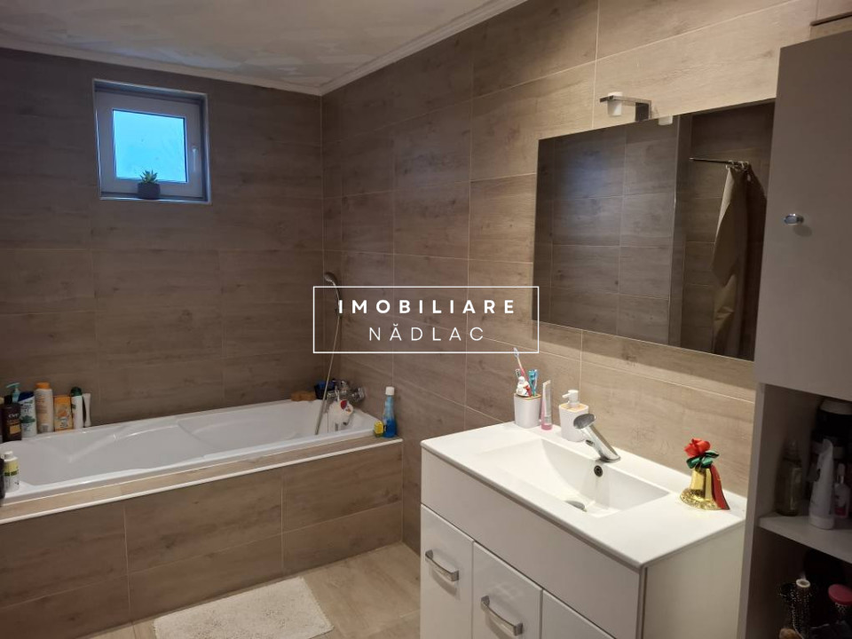 Casa NOUA 4 camere in Nadlac
