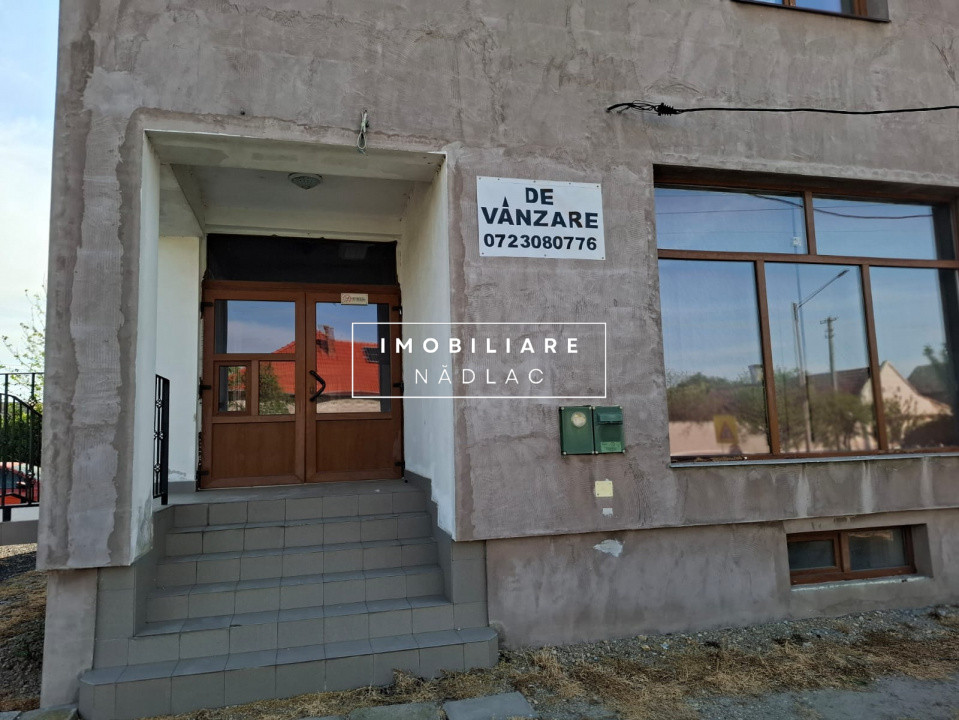 VILA S+P+E+M  cu SPATIU COMERCIAL  central in Nadlac