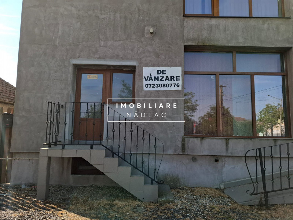 VILA S+P+E+M  cu SPATIU COMERCIAL  central in Nadlac