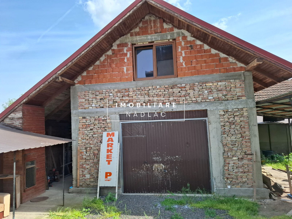 VILA S+P+E+M  cu SPATIU COMERCIAL  central in Nadlac