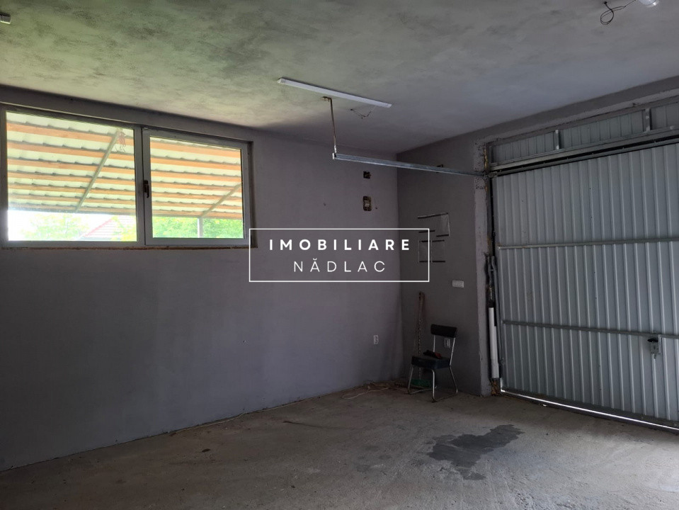 VILA S+P+E+M  cu SPATIU COMERCIAL  central in Nadlac