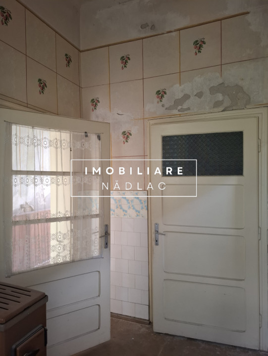 Casa din caramida pentru renovat  3 camere in Nadlac