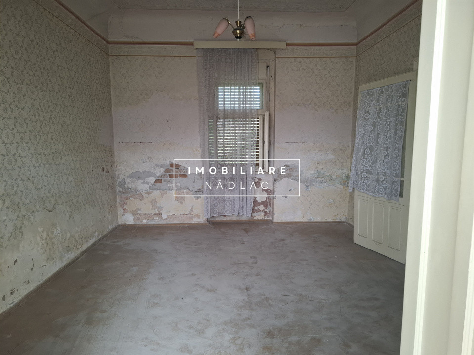 Casa din caramida pentru renovat  3 camere in Nadlac