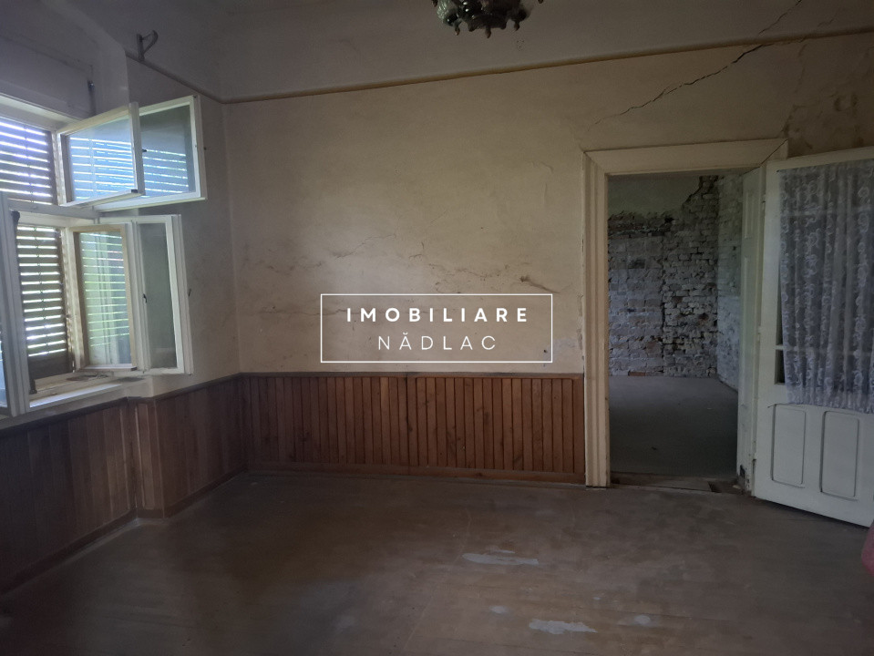Casa din caramida pentru renovat  3 camere in Nadlac