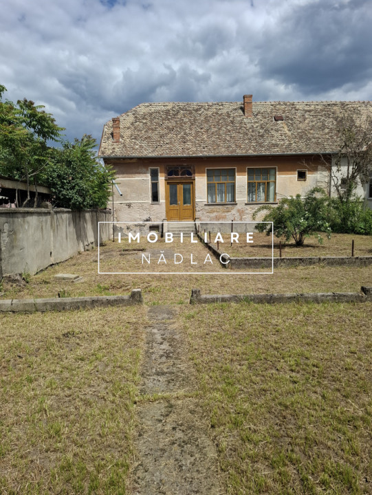 Casa din caramida pentru renovat  3 camere in Nadlac