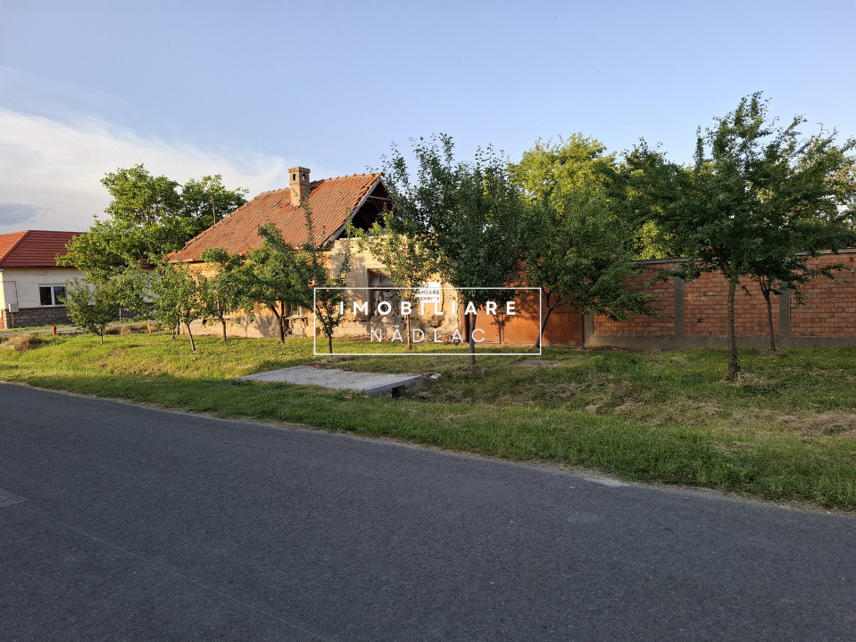 Casa pentru demolare/renovare in Nadlac cu teren 616mp