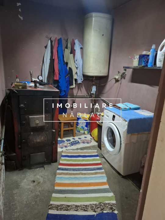 Proprietate mixtă de vânzare în Nădlac – Casă modernă + hală/grajd + teren mare