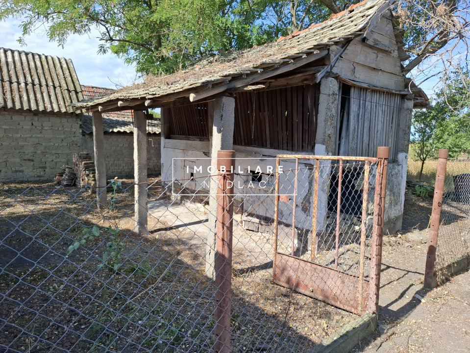 Casa 2 camere + anexe in Ungaria Nadlacul Nou 500m de granita cu Romania