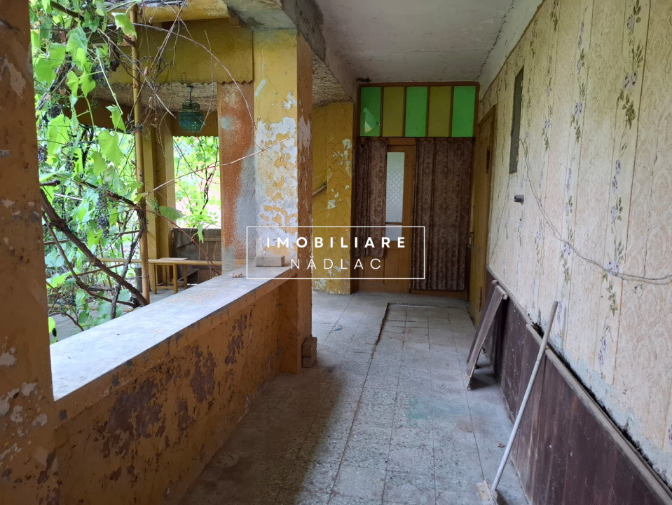 Casa mare 4 camere cu gaz Strada V.Lucaciu colt  cu I.L. Caragiale in Nădlac