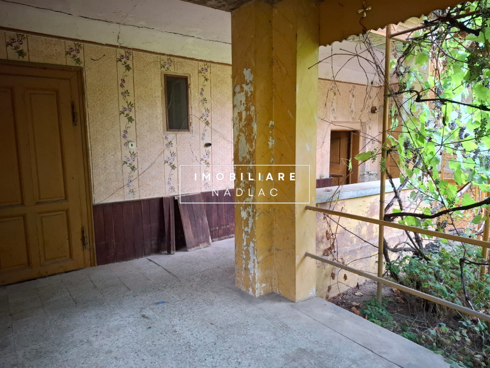 Casa mare 4 camere cu gaz Strada V.Lucaciu colt  cu I.L. Caragiale in Nădlac