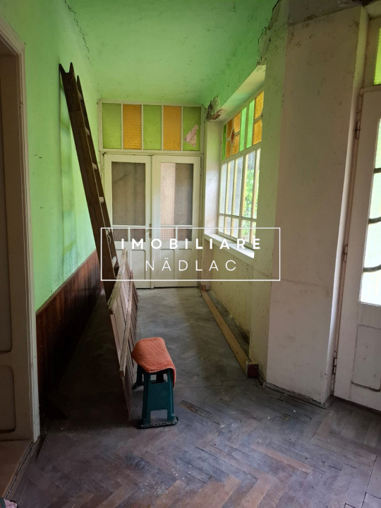 Casa mare 4 camere cu gaz Strada V.Lucaciu colt  cu I.L. Caragiale in Nădlac