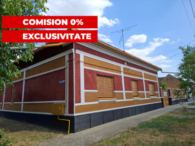 Casa mare 4 camere cu gaz Strada V.Lucaciu colt  cu I.L. Caragiale in Nădlac