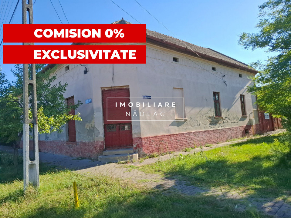 Casă spațioasă cu spațiu comercial pe colț in Nadlac