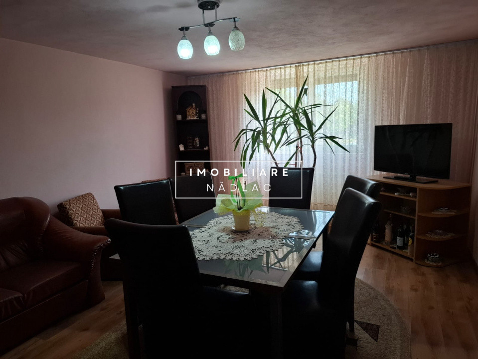 Casa amenajata in Nadlac pe strada Dr. Martin Luther (strada larga)