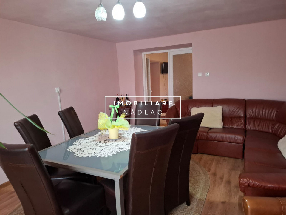 Casa amenajata in Nadlac pe strada Dr. Martin Luther (strada larga)