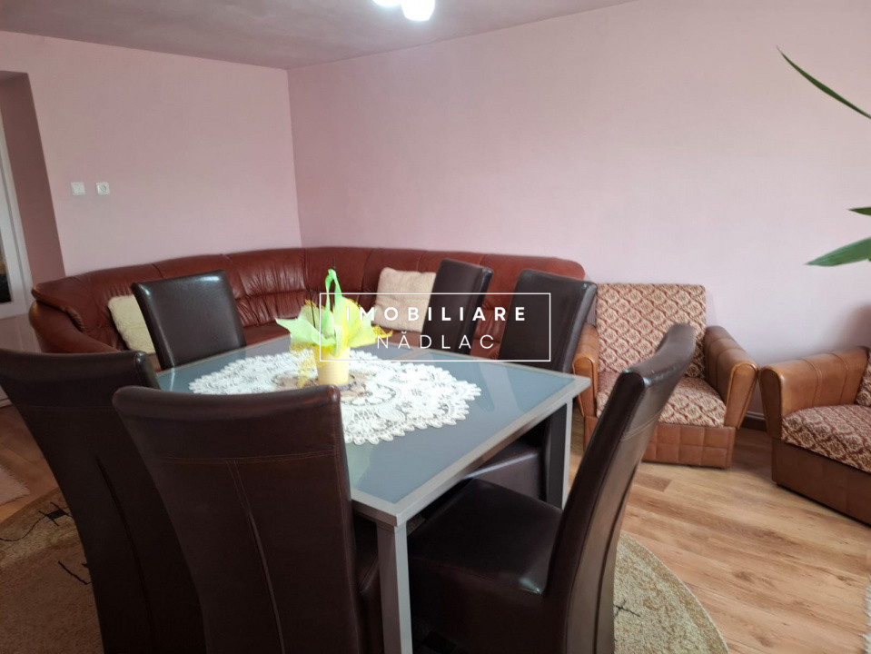 Casa amenajata in Nadlac pe strada Dr. Martin Luther (strada larga)