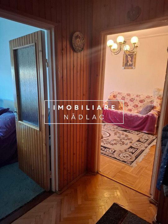 Apartament 3 camere etaj 4 cu garaj in Nadlac