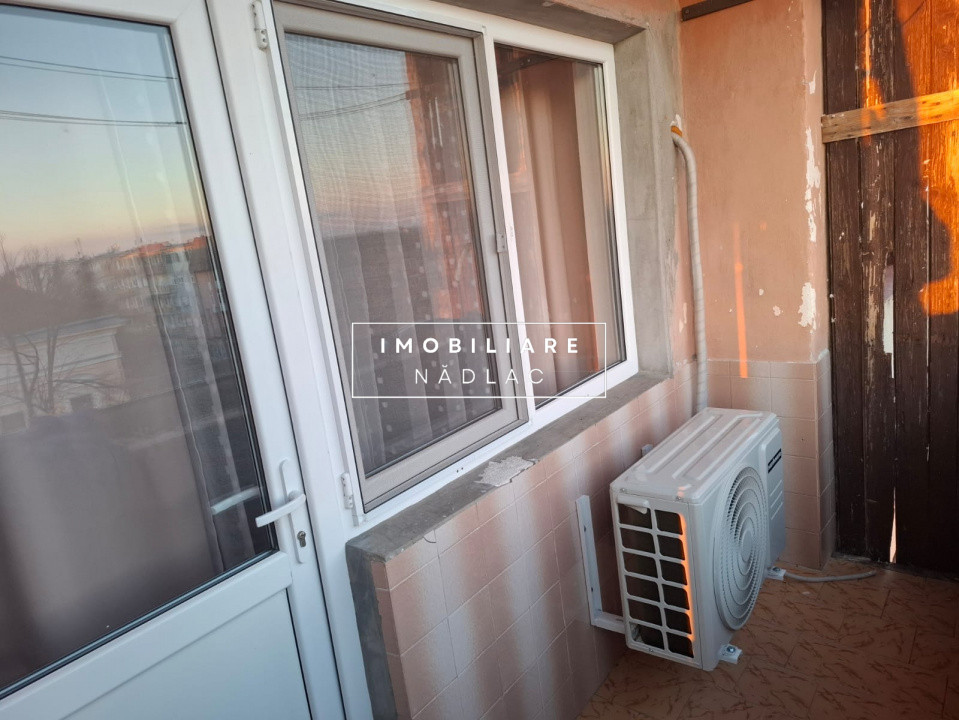 Apartament 3 camere etaj 4 cu garaj in Nadlac