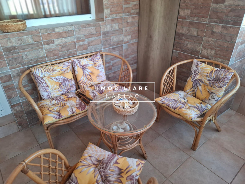 Apartament 4 camere  decomandate cu vedere pe doua parti in Nadlac