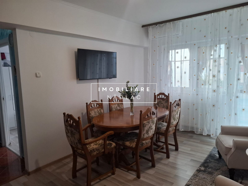 Apartament renovat recent 3 camere etaj 2 in Nadac