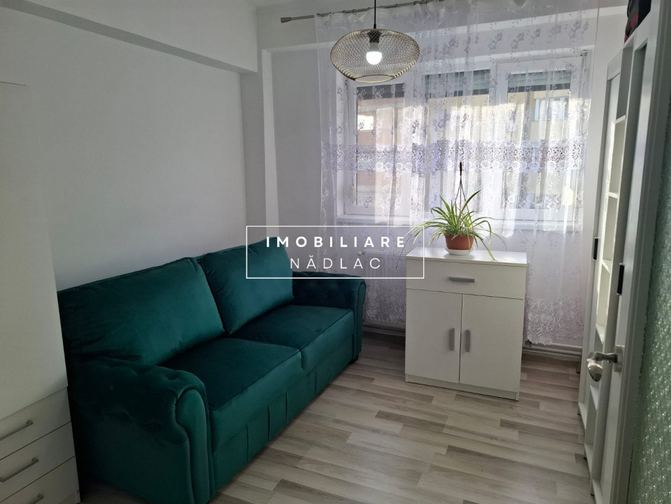 Apartament renovat recent 3 camere etaj 2 in Nadac