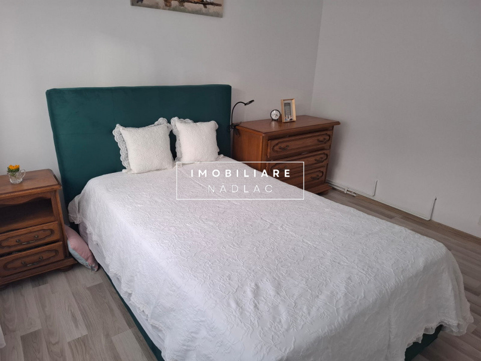 Apartament renovat recent 3 camere etaj 2 in Nadac