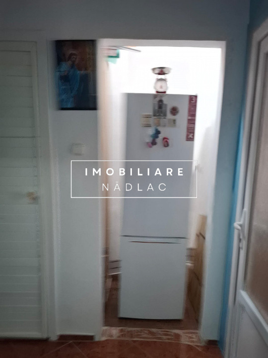 Apartament renovat recent 3 camere etaj 2 in Nadac