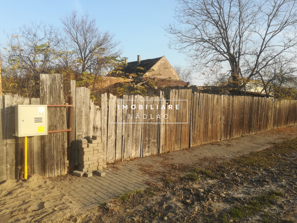 SCHIMB CASĂ ultracentrală – Nădlac  cu TEREN AGRICOL sau SPATIU COMERCIAL
