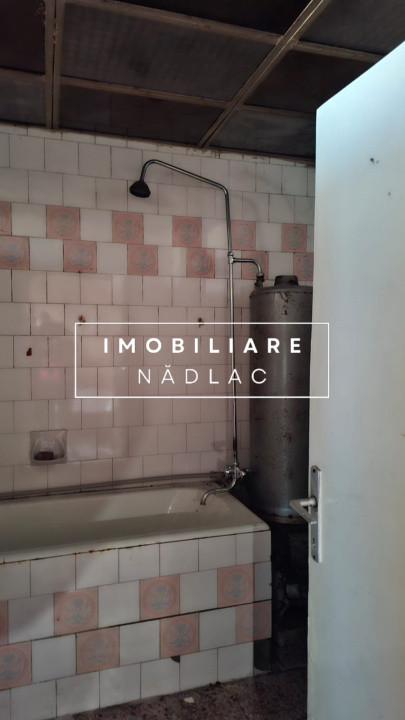 Casa mare 3 camere și teren 3600mp în Nădlac la 475m de centura spre autostradă