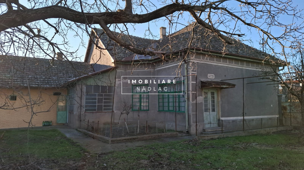 Casa mare 3 camere și teren 3600mp în Nădlac la 475m de centura spre autostradă