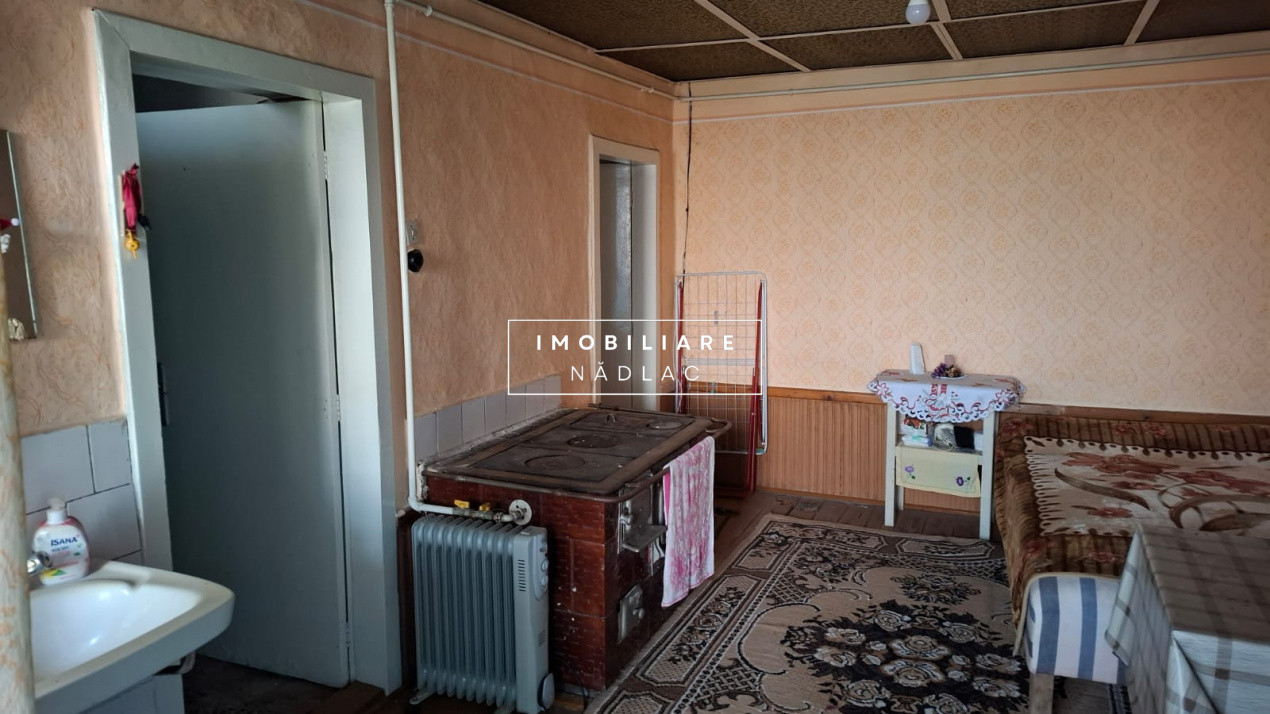 Casa mare 3 camere și teren 3600mp în Nădlac la 475m de centura spre autostradă