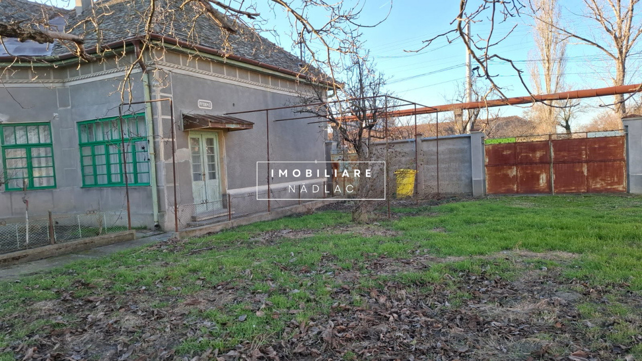 Casa mare 3 camere și teren 3600mp în Nădlac la 475m de centura spre autostradă