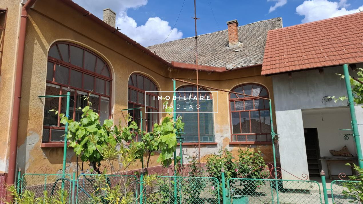 Proprietate rară în Nădlac – Casa ultracentral 7 camere