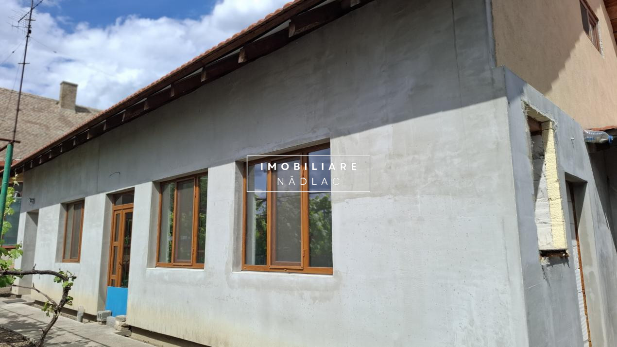 Proprietate rară în Nădlac – Casa ultracentral 7 camere