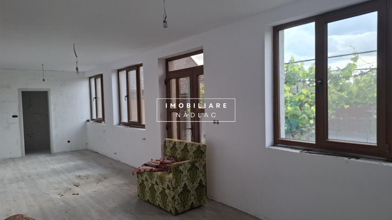 Proprietate rară în Nădlac – Casa ultracentral 7 camere