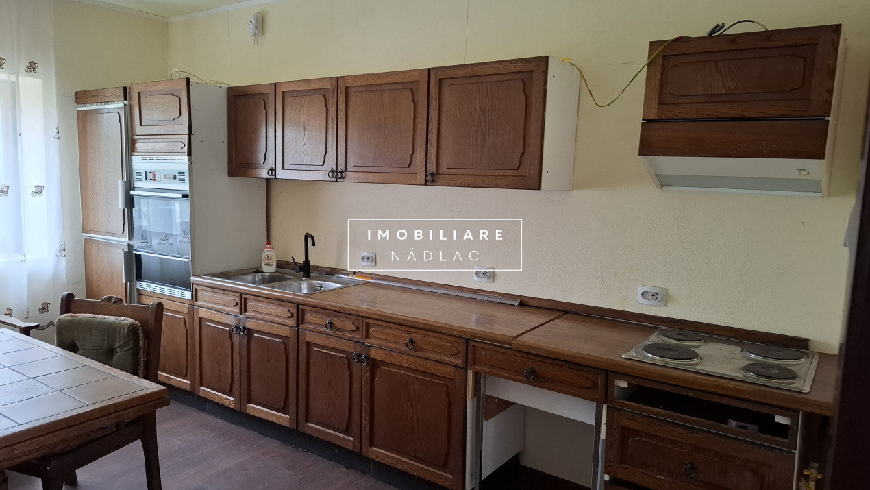 Casa 3 camere  recent renovata in Nadlac