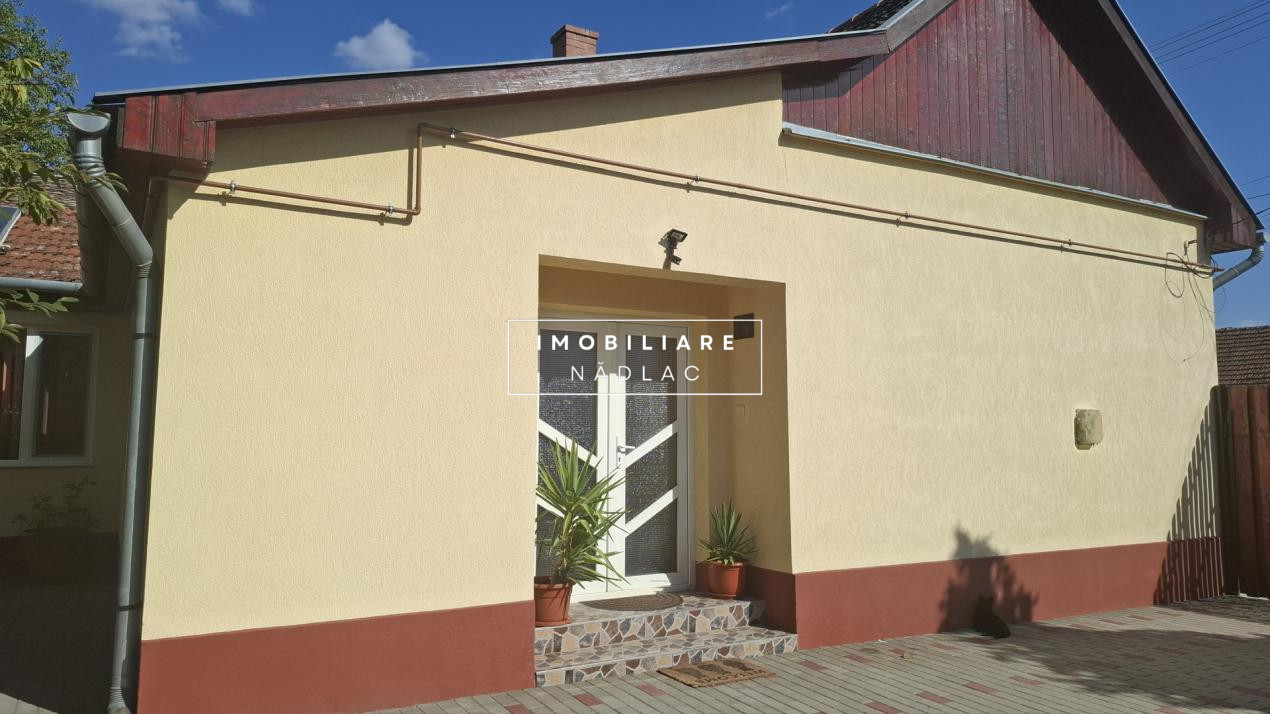Casa moderna 2 camere + living in Nadlac