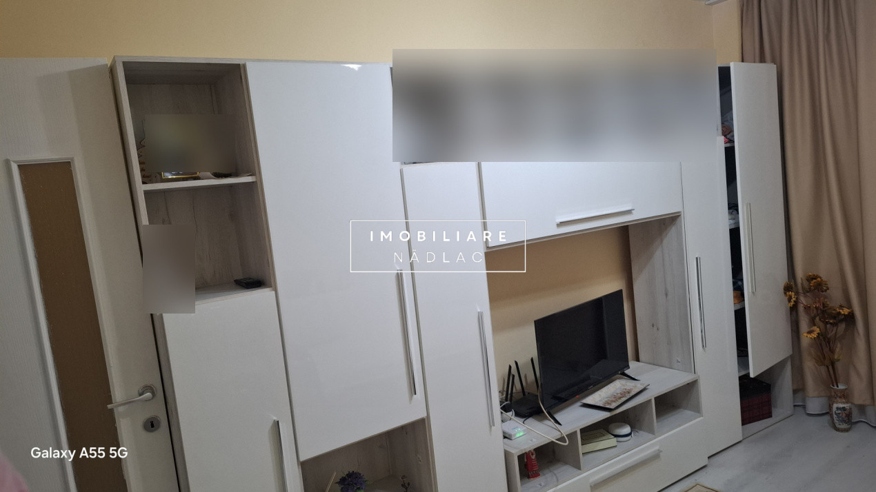 Apartament renovat 2 camere in Peregu Mare