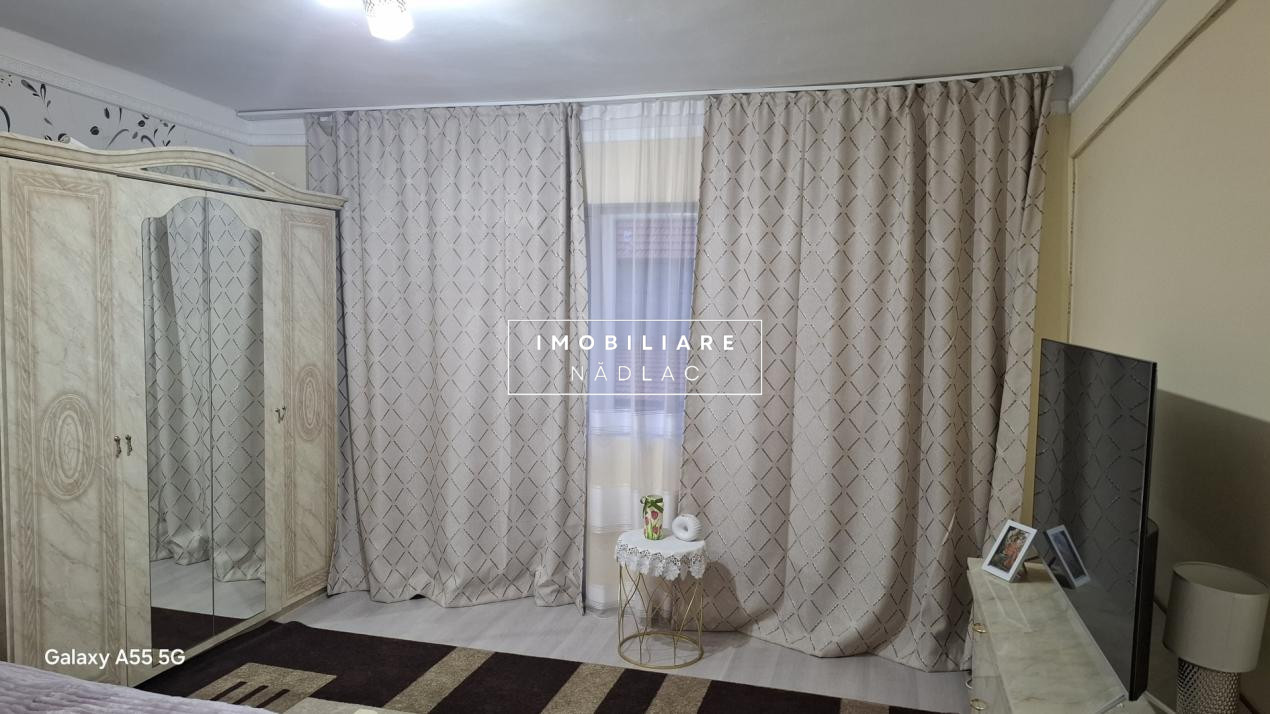 Apartament renovat 2 camere in Peregu Mare