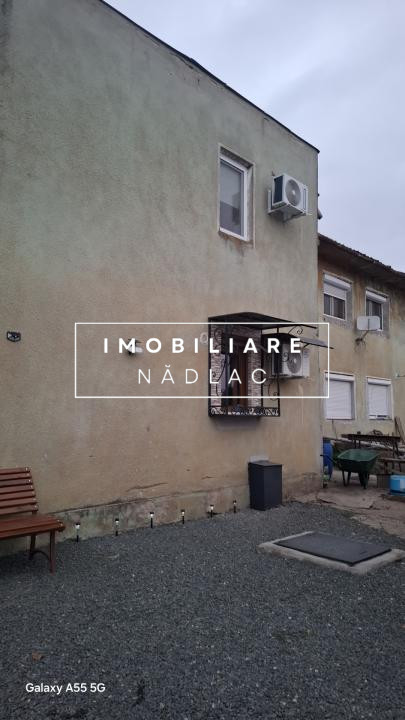 Apartament renovat 2 camere in Peregu Mare